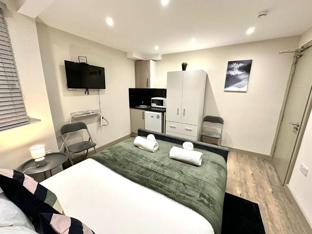 Long Elmes, Hatch End (aktualisierte Preise für 2024)