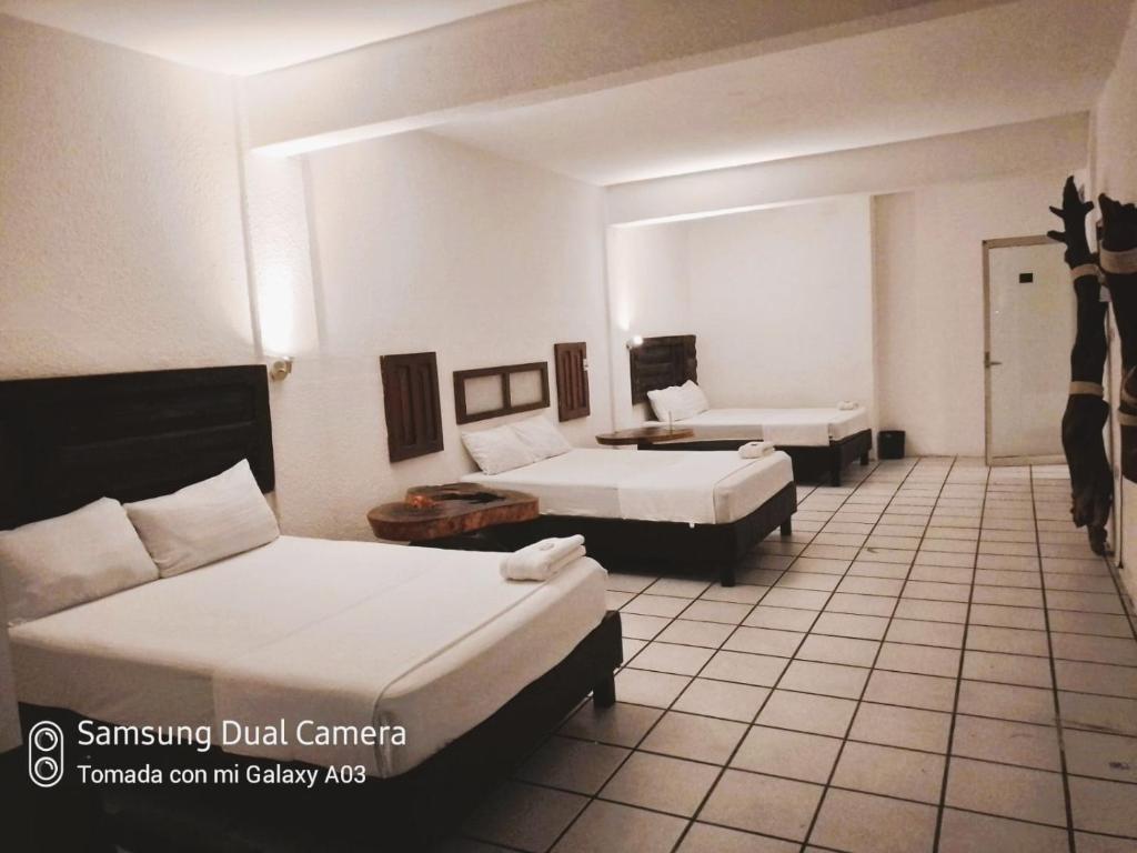 Hotel Sexta Avenida - Triple Room