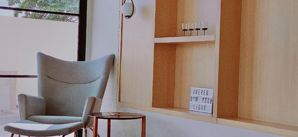 Posezení v ubytování Cebu City SPACIOUS 1BR Condo HighView IT Park with POOL and NETFLIX