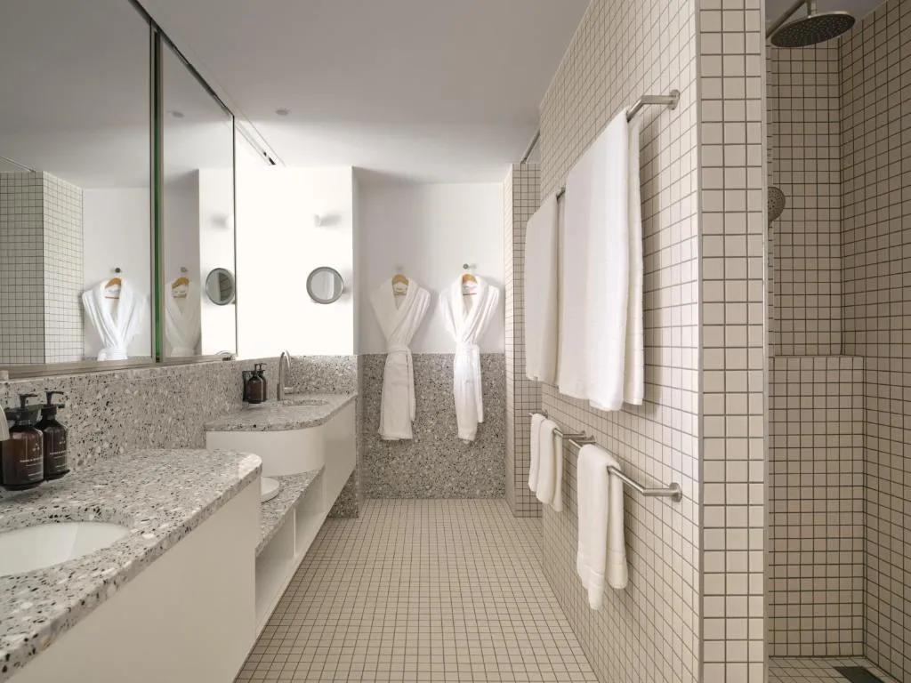 Corner Suite
