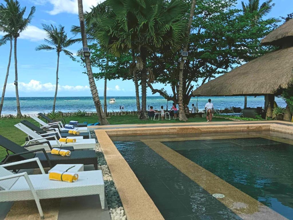 Bazén v ubytování Ananyana Leisure Beach Resort nebo v jeho okolí