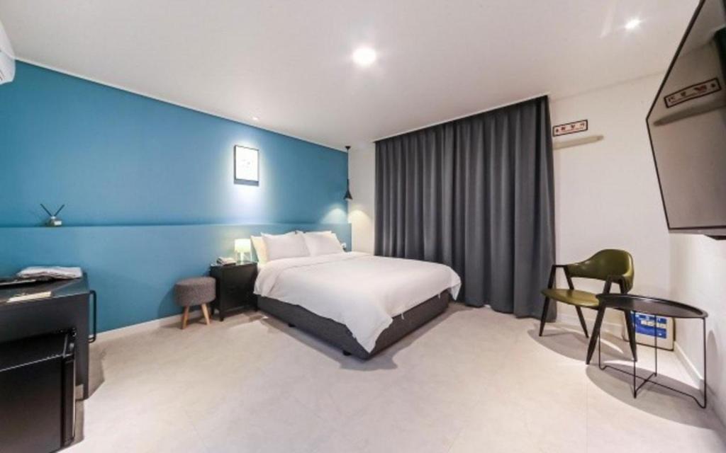 Hotel Pier 48 - 标准双房间与拉面部分