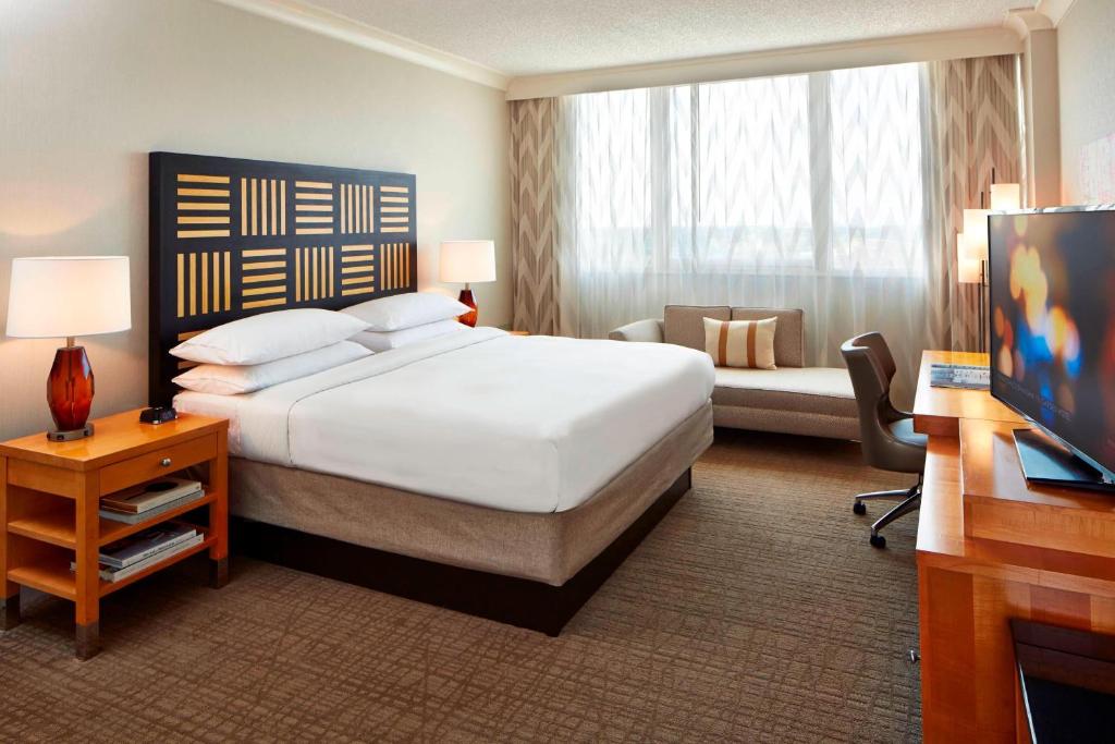 Renaissance Orlando Airport Hotel - 