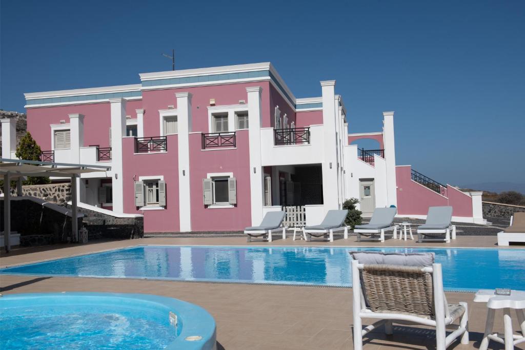Bazén v ubytování Rose Suites nebo v jeho okolí