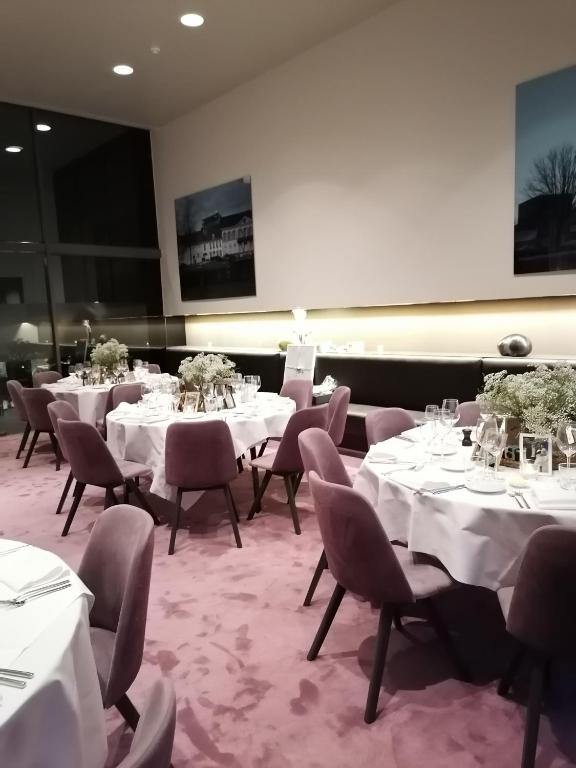 Restaurace v ubytování Hotel Messeyne