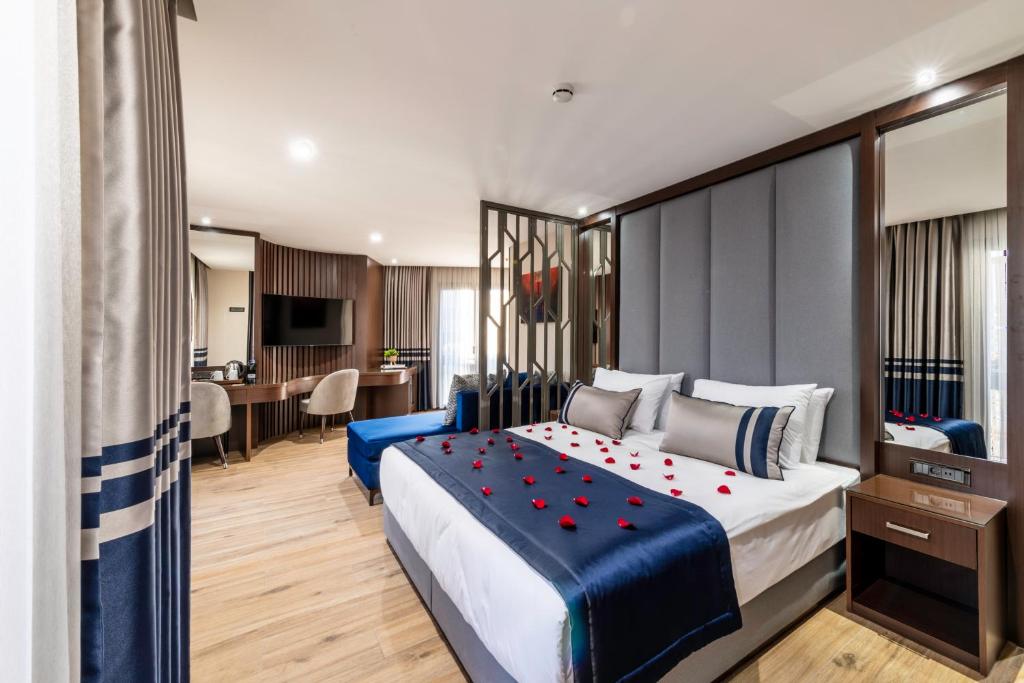 Aprilis Deluxe Hotel - 7