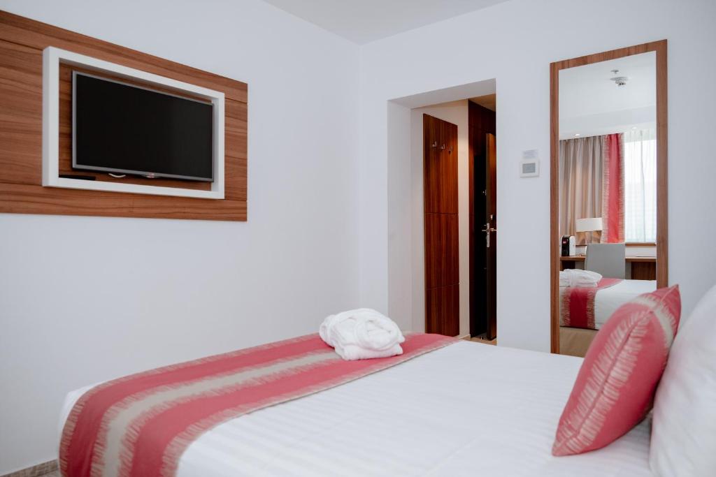 Ramada Plaza Craiova - Chambre Queen Classique - Non-fumeur