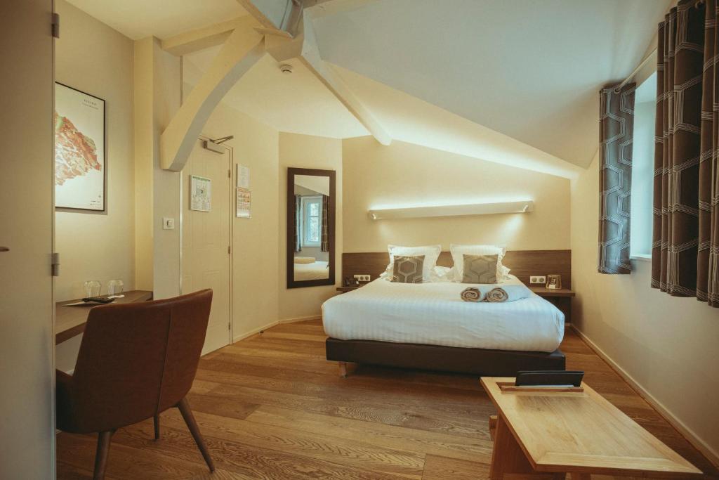 Auberge de Clochemerle - Spa & Restaurant gastronomique étoilé - 双人间 - 带Spa浴缸