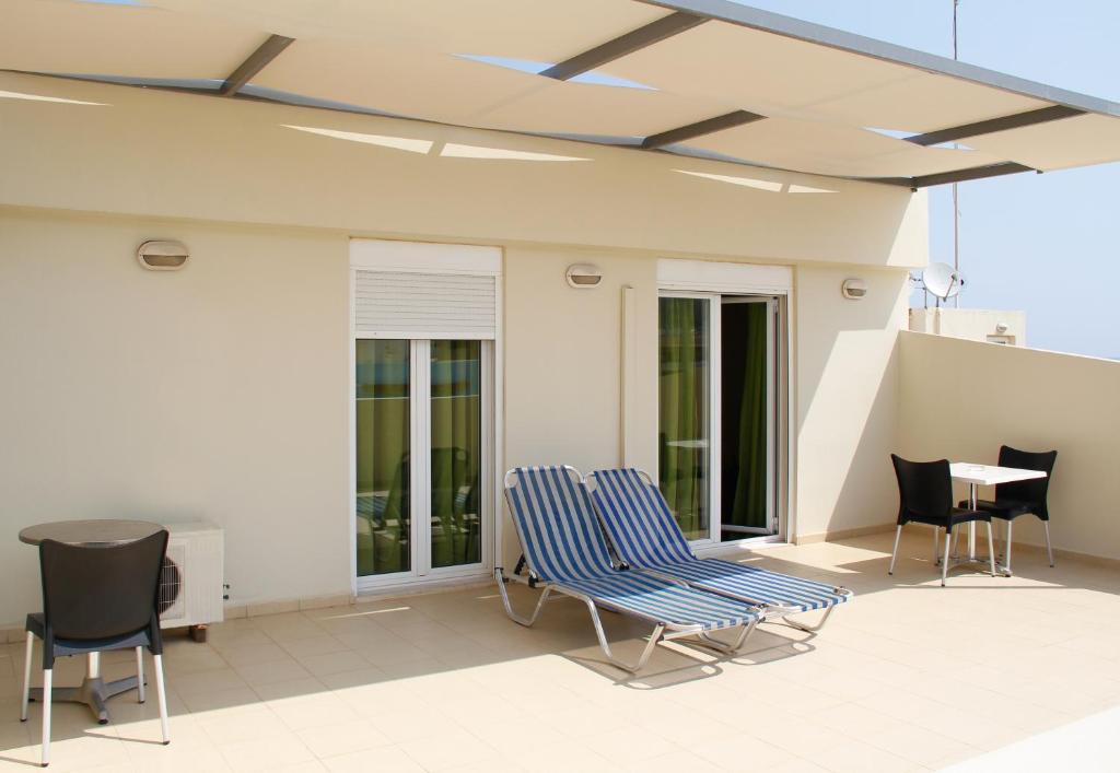 A balcony or terrace at Kleoniki Mare