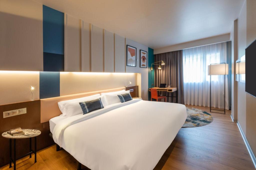 voco Madrid Retiro, an IHG Hotel - Premium King Room