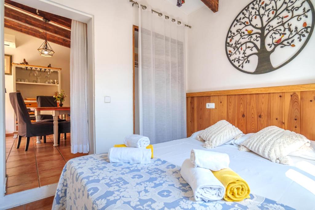 A bed or beds in a room at Villa KASHMIR by Mallorca Villa Selection