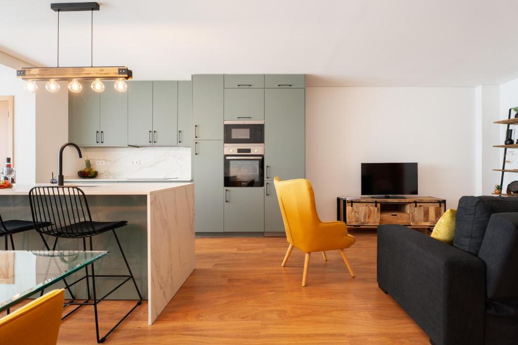 Sophisticated Modern Flat - Ace Location, Porto (updated prices 2025) - Flexible Shading At Flat-Ace Property
