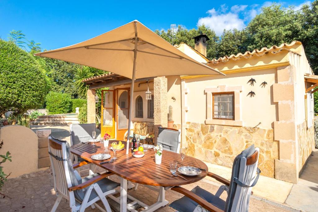 The building in which the holiday home is located