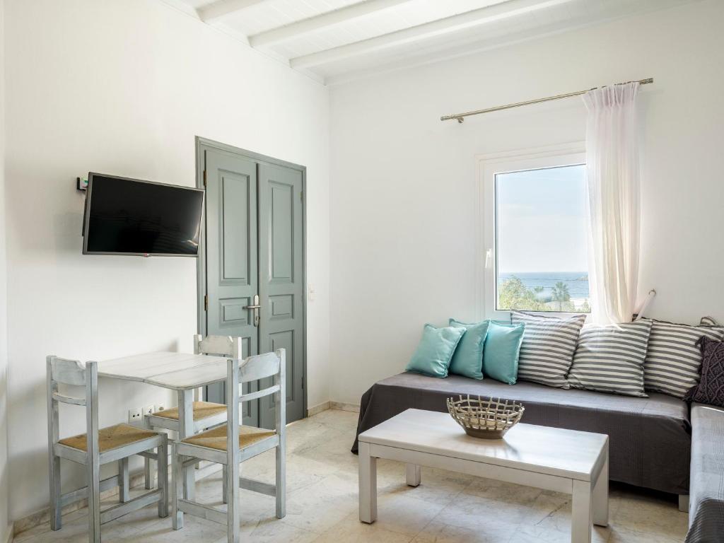 TV a/nebo společenská místnost v ubytování BayBees Sea View Residence