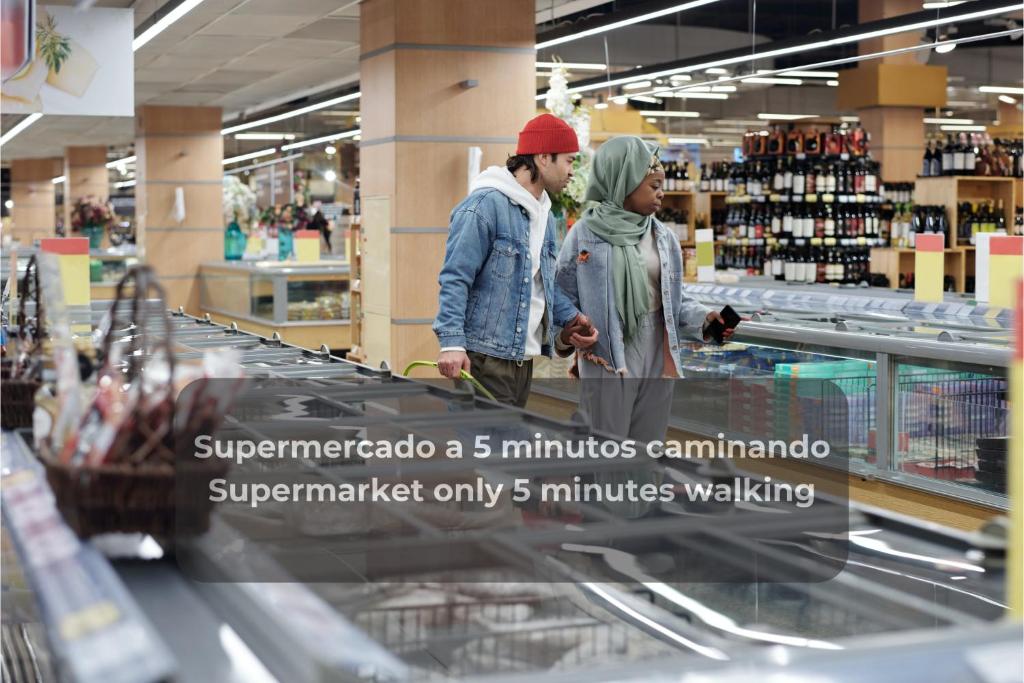 Supermarket alebo iný obchod pri apartmáne alebo v okolí