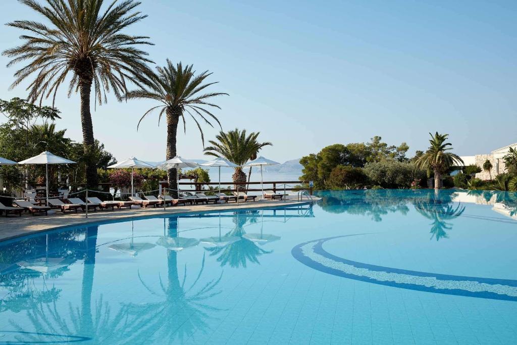 Bazén v ubytování Hydra Beach Resort nebo v jeho okolí