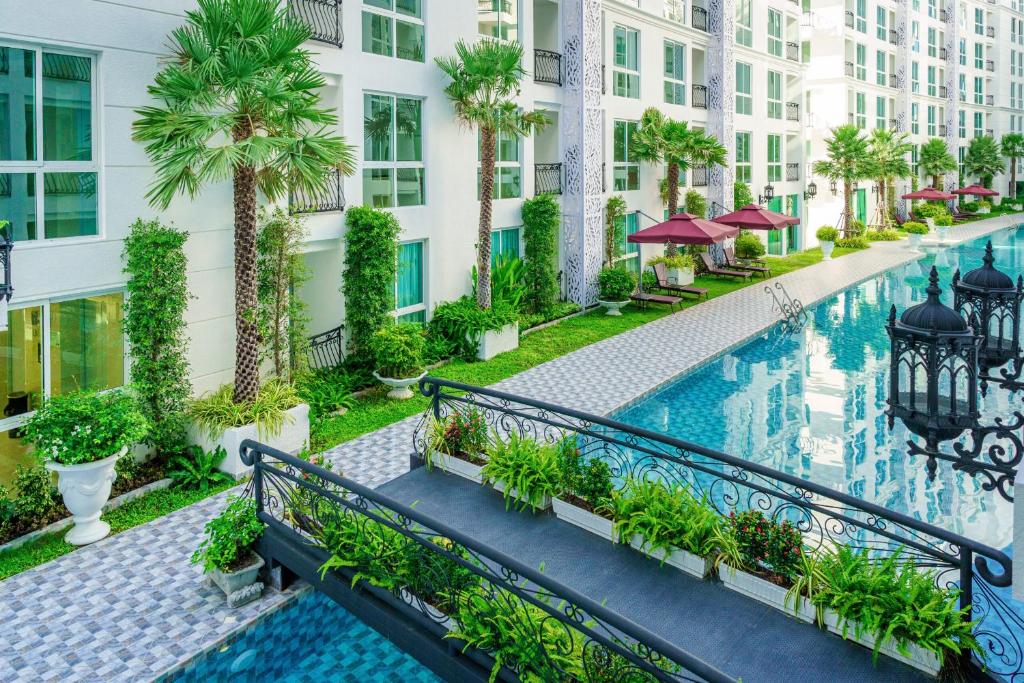 A closer look at Luxury Condominiums Private Garden Soldered Geothermal