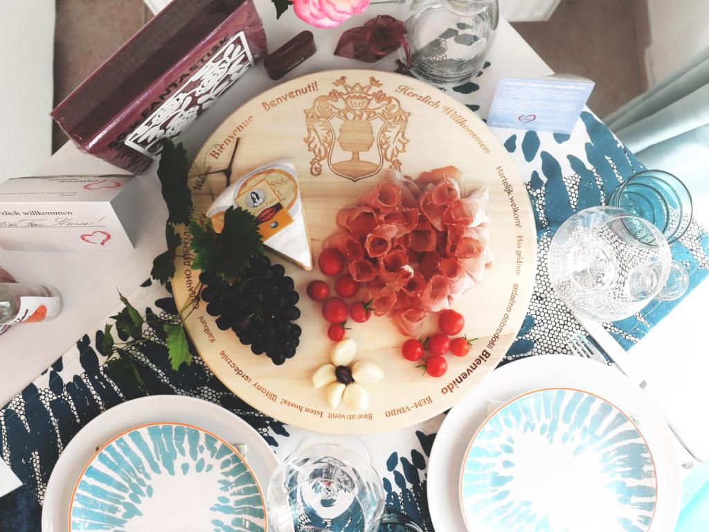 Comida en o cerca de este apartamento