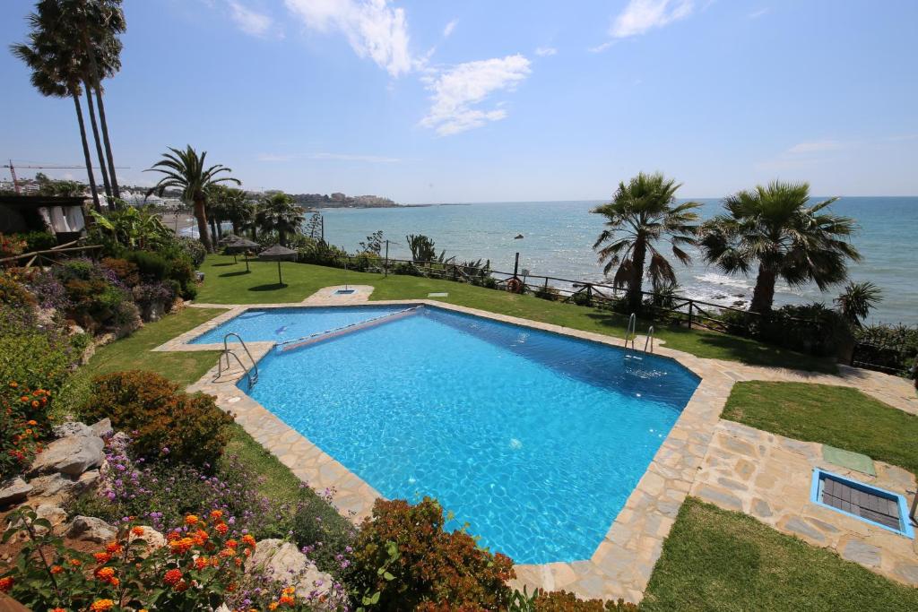Estepona West Townhouse BIANCA