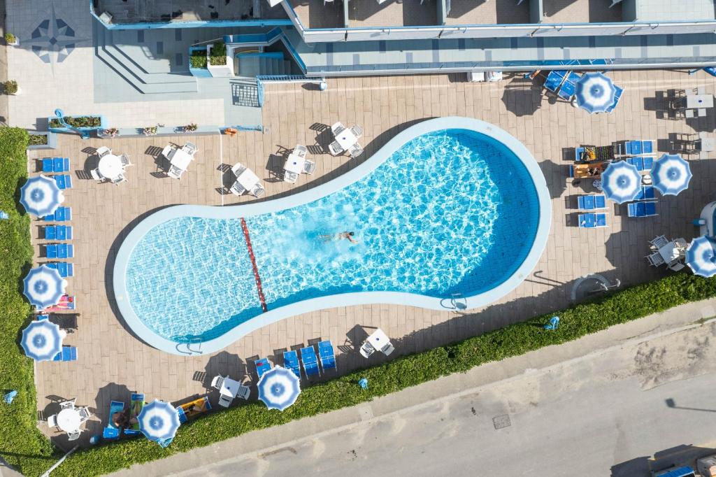 Bazén v ubytování Hotel Concord nebo v jeho okolí