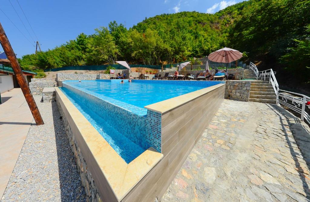 Bazén v ubytování Vila Bisera nebo v jeho okolí