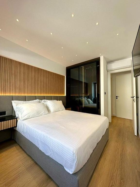 Postel nebo postele na pokoji v ubytování BlueMotion - CruiseHub 1B