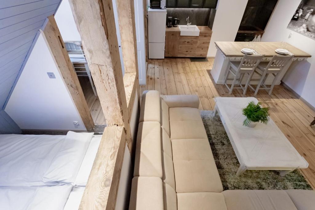 Klimatyczne mieszkanie w centrum - 12