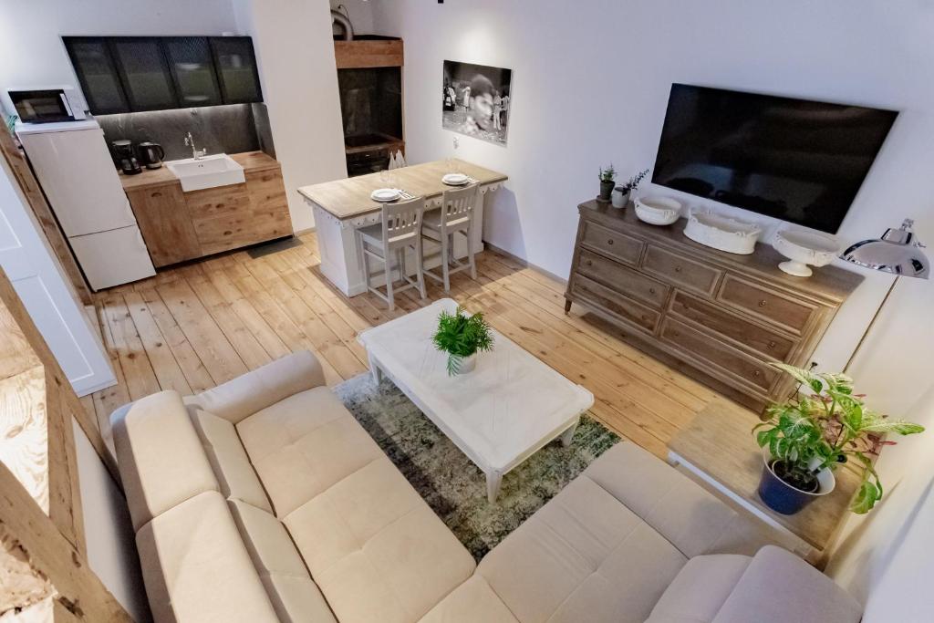 Klimatyczne mieszkanie w centrum - 13