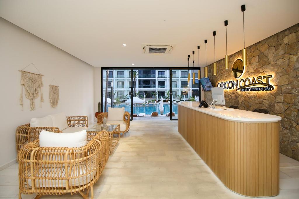Ein Sitzbereich in der Unterkunft Oricon Coast Luxury Resort