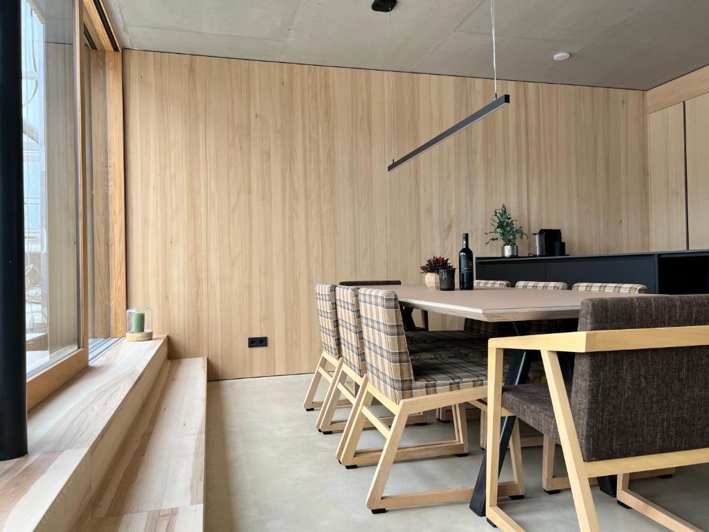 Fotografie z fotogalerie ubytování Architektenhaus RHaa mit Terrassen v destinaci Altach