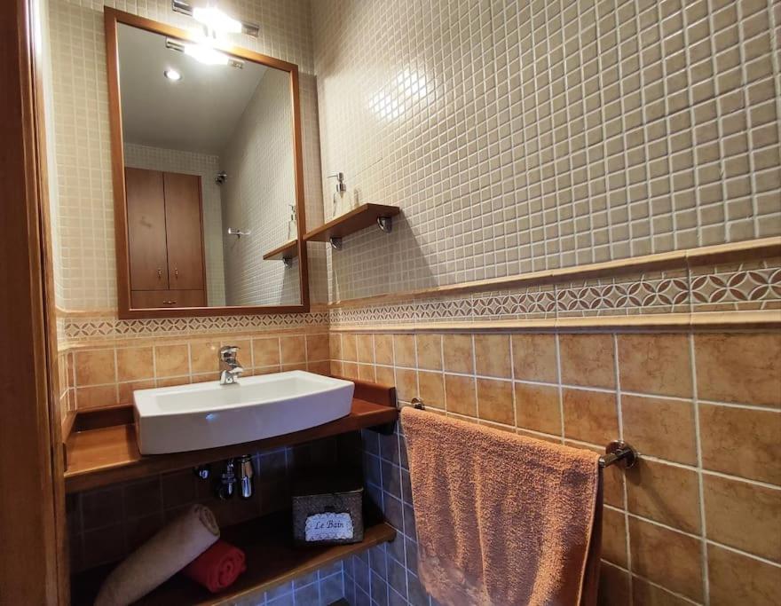 Koupelna v ubytování Boira, ideal familias, preciosas vistas, garaje incluido