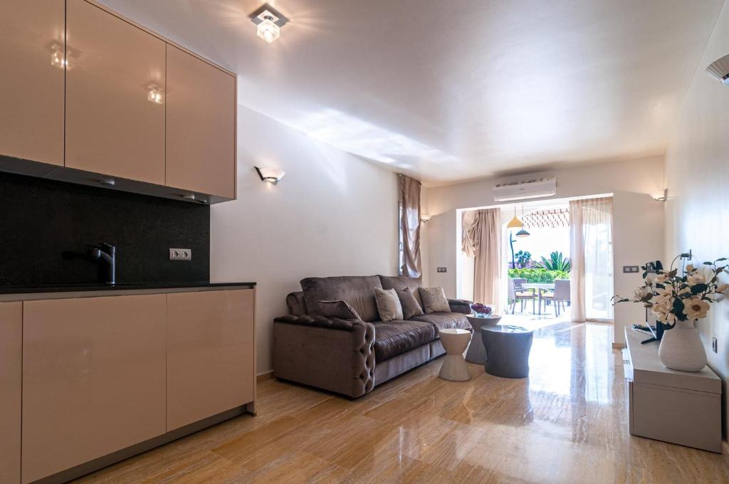 Posezení v ubytování Luxurious Apartment In Residencial Mango!