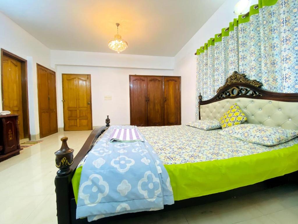 Katil atau katil-katil dalam bilik di Cozy private Ac Attached bath Room- Gulshan 1