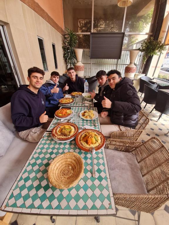 Jídlo v hotelu nebo okolí