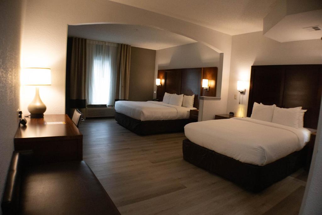 Comfort Suites Salisbury I-85 - Suite With King Bed And Queen Bed - Non-Smoking