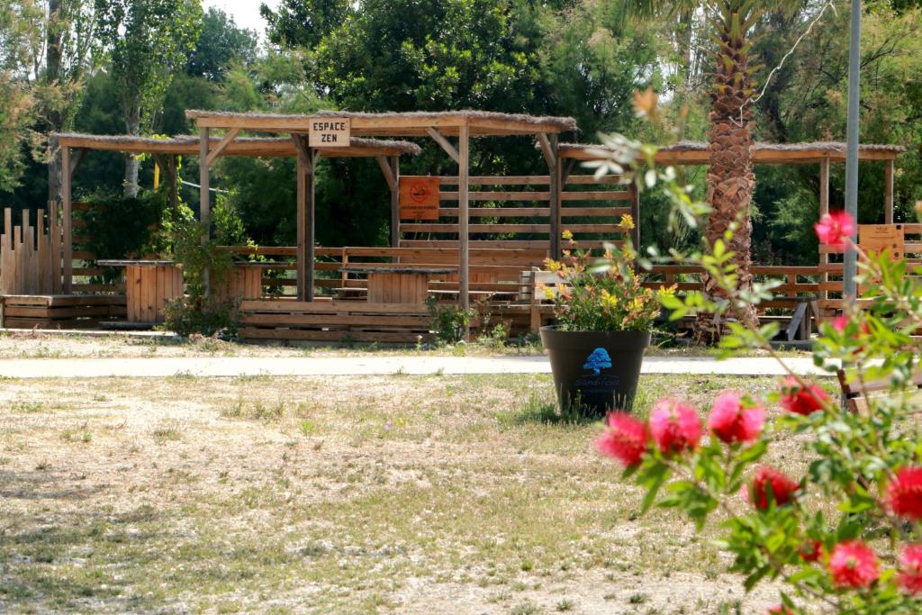Zahrada ubytování Mobilhome Côté mer - 3 Chambres - Climatisé - TV