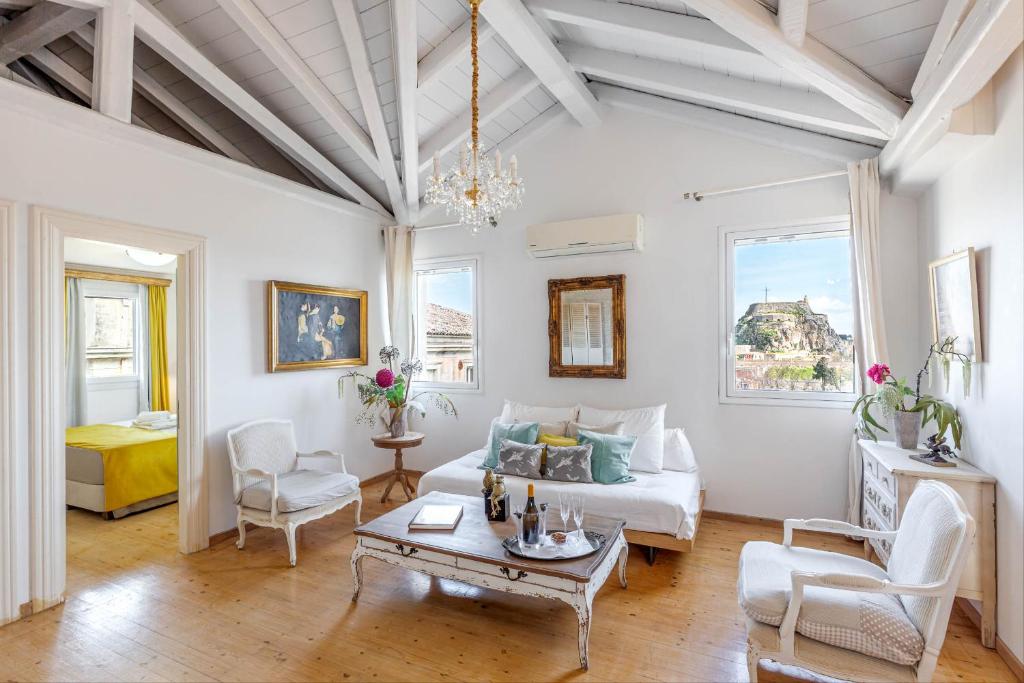 Cozy Studio in Historic Building, Units Available NOW! - craigslist