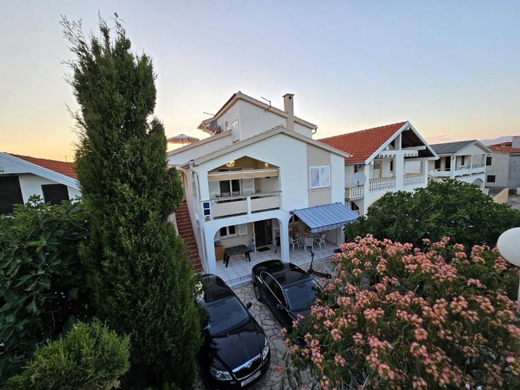 Budova, v ktorej sa apartmán nachádza