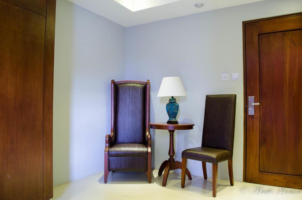 Posezení v ubytování Ritz Hotel Angeles