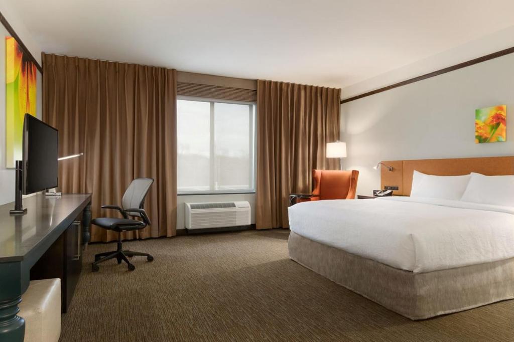 Hilton Garden Inn Medford photo