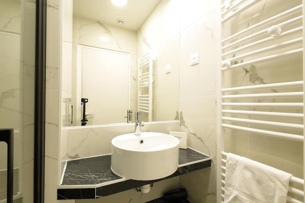 studio lumineux à BORDEAUX CHARTRONS / JARDIN PUBLIC - 9