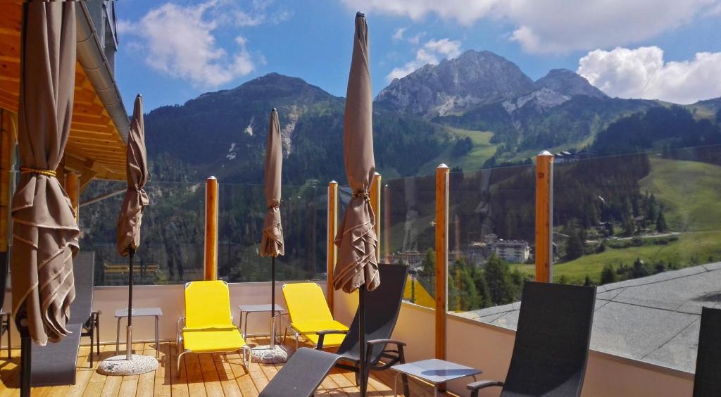 Nespecifikovaný výhled na hory nebo výhled na hory při pohledu z hotelu