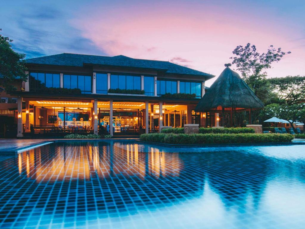 Bazén v ubytování Mövenpick Asara Resort & Spa Hua Hin nebo v jeho okolí