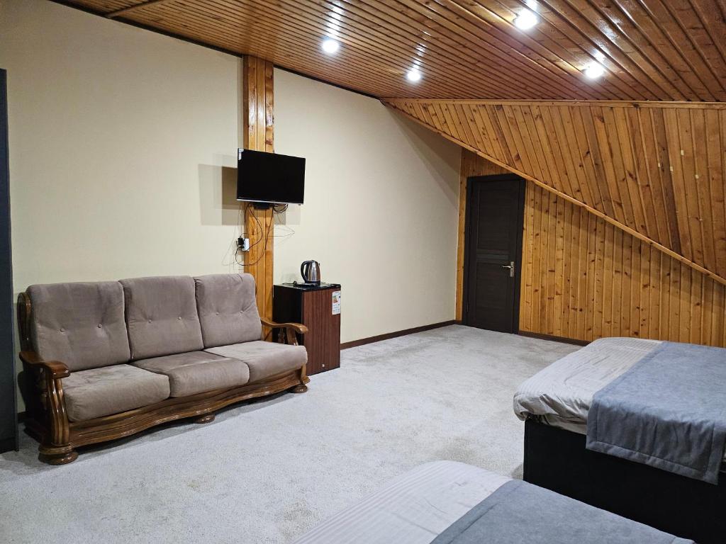GUEST HOUSE 