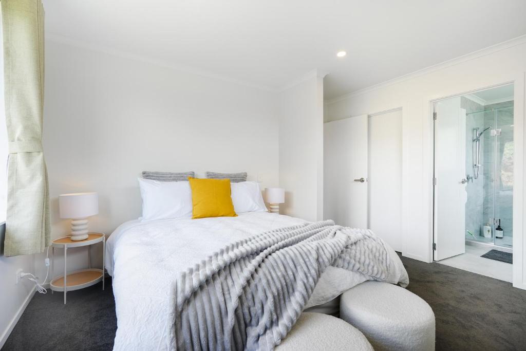 Charming 4bds House with 3 bathrooms Brand New