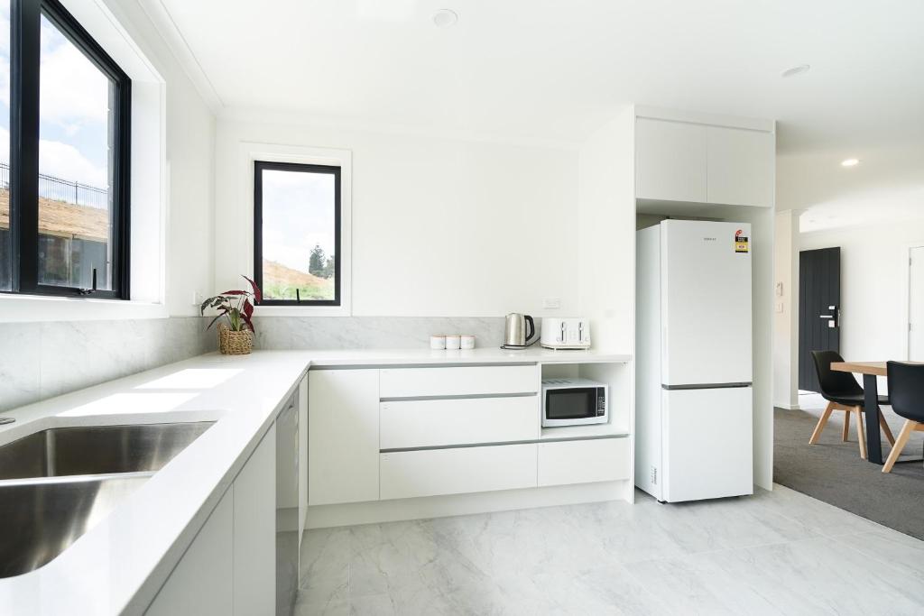 Charming 4bds House with 3 bathrooms Brand New - Resim 17