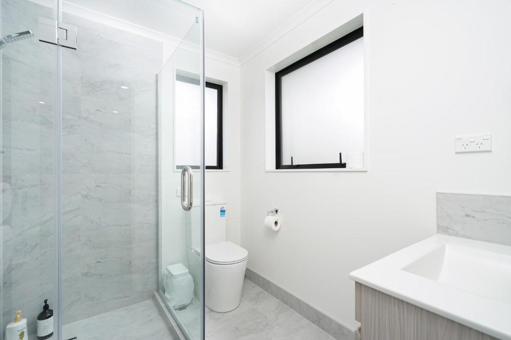 Charming 4bds House with 3 bathrooms Brand New - Resim 28