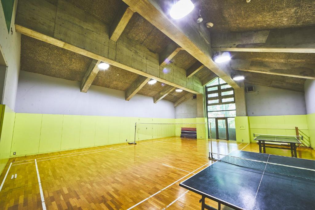 Stolní tenis v ubytování Shiki Resort Forest Hakone nebo okolí