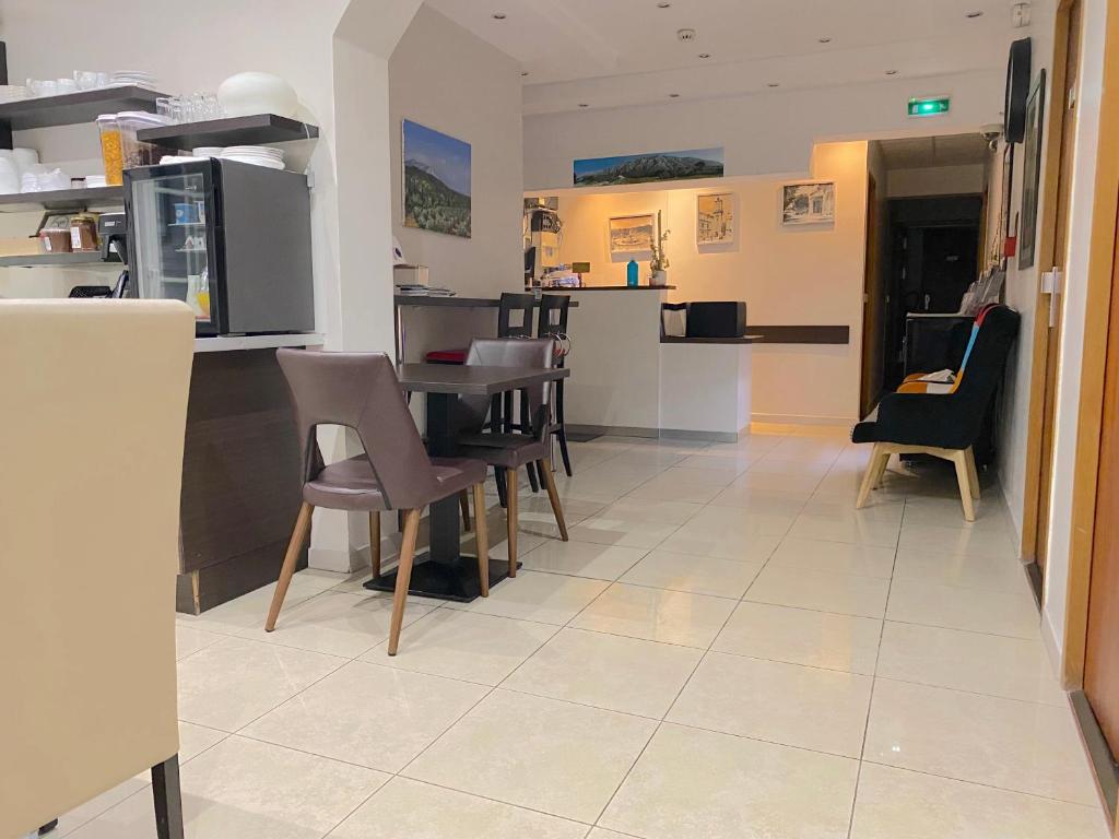 Hôtel Vendôme - Resim 4