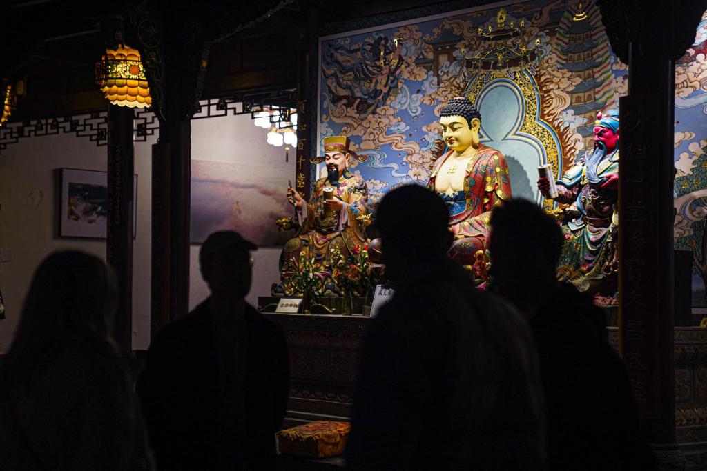 Hosté ubytování Chengdu Mix Hostel - Next To Wenshu Monastery - Sichuan Style Chill & Social Courtyard House - Free Activities - Friendly English Speaking Staff - Tibet, Panda, Buddha & Snow Mountain Tours